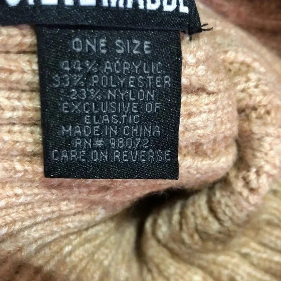 Steve Madden Oversized fringe scarf, 44 inches long 22 inches wide - Picture 8 of 8